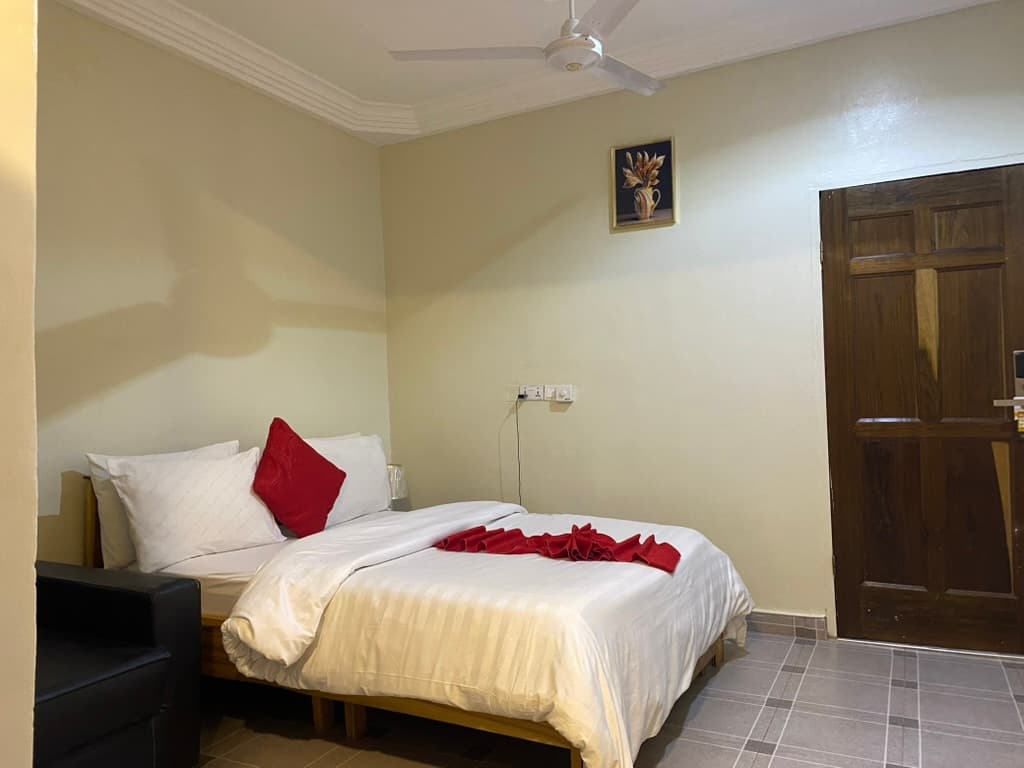 A guest room at Royal Maricay Hotel